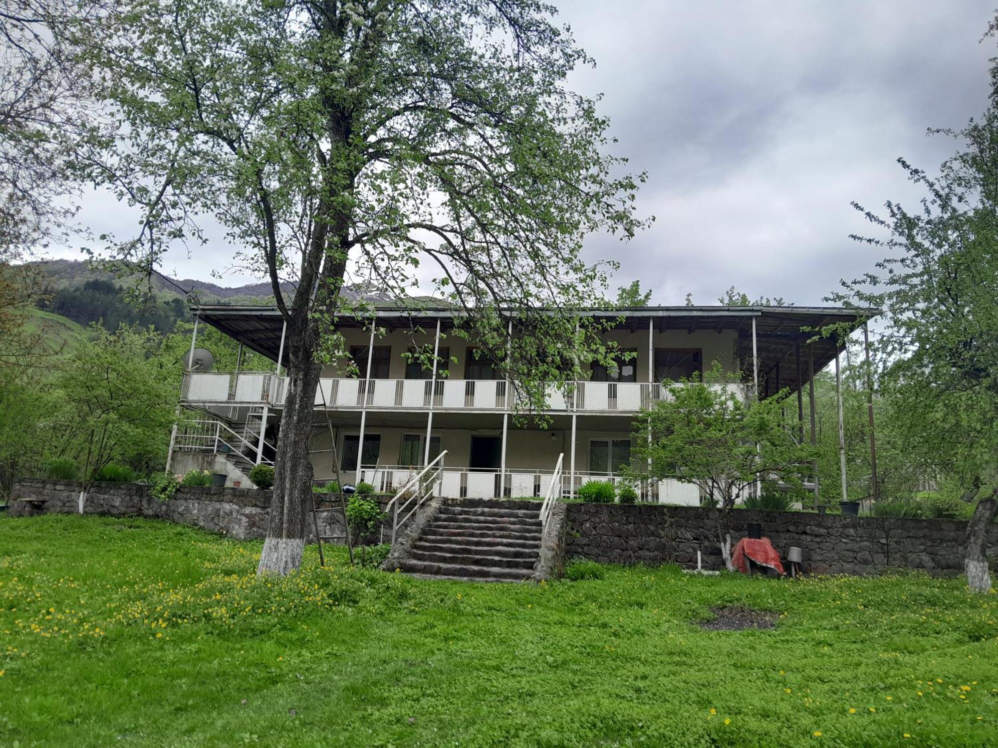 Mti House Hotell Kvesheti Eksteriør bilde